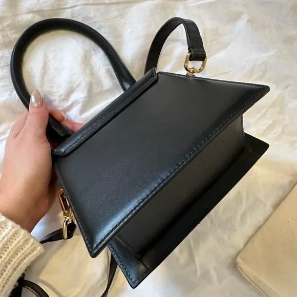 Jacquemus Black Mini Bag with Structured Design and Adjustable Strap - Picture 3 of 9